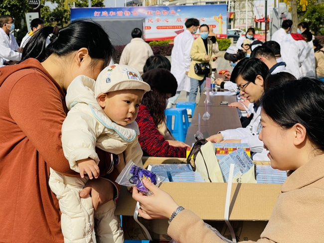 【我为群众办实事】校院联合办义诊  真情服务学雷锋(图8)