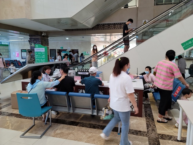 【我为群众办实事】关注房颤 预防卒中——芜湖市中医医院心内科开展中国房颤日义诊活动(图2)