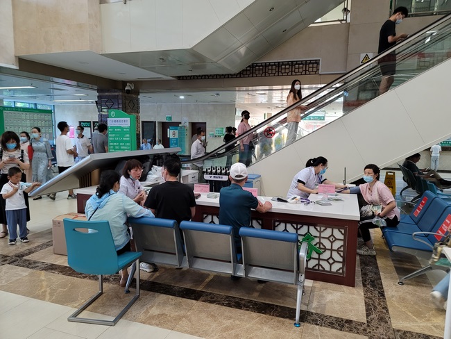 【我为群众办实事】关注房颤 预防卒中——芜湖市中医医院心内科开展中国房颤日义诊活动(图3)