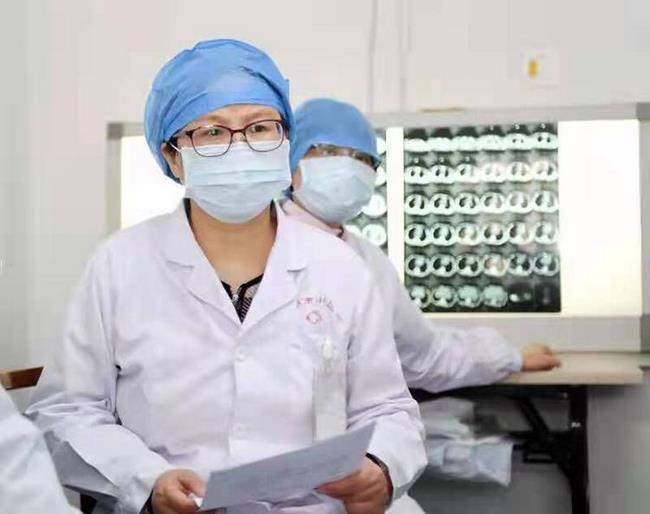 【履职故事】全国人大代表张荣珍：心系群众 把脉开方(图1)