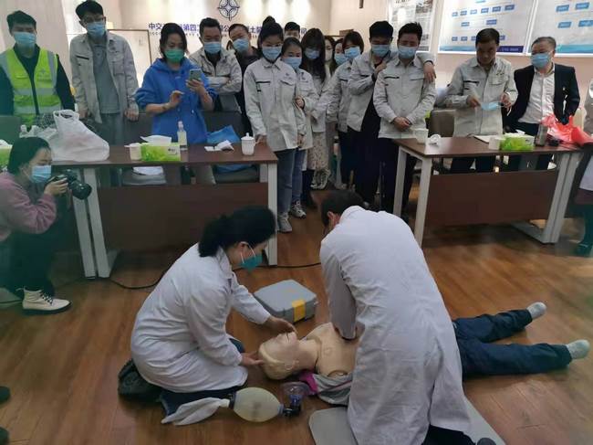 学党史、感党恩、办实事---记芜湖市中医医院外四支部“蓝生命之星”急救科普公益活动(图2)