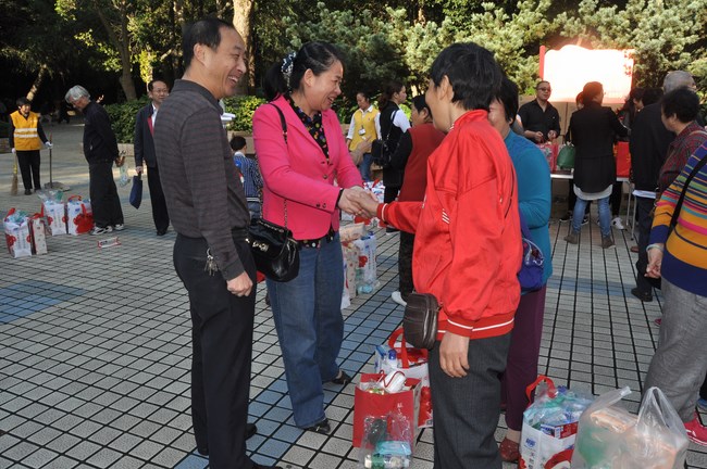 我院组织离退休职工开展重阳节游园见面会(图6)