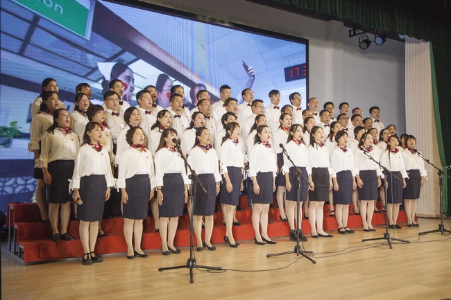 我和我的祖国―我院合唱队参加学校“我和我的祖国”教职工大合唱(图3)