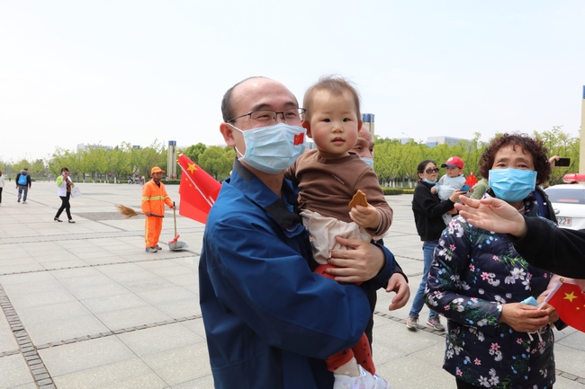 山河无恙 英雄凯旋——芜湖市中医医院援助湖北医疗队员全部凯旋(图7)