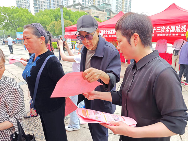 【民法典宣传月】行政第三党支部开展“美好生活 民法典相伴”主题党日活动(图3)