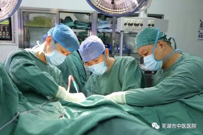 【新技术】芜湖市中医医院创伤骨科三科在全市率先开展经皮微创置钉技术治疗骨盆骨折(图3)