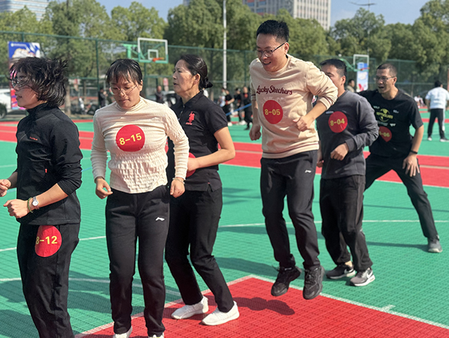 凝心聚力  “医”路同行——我院职工代表队参加校第20届运动会开幕式和教职工趣味运动会(图7)