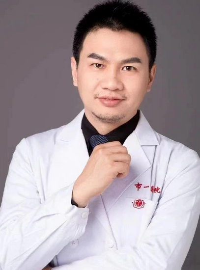 吴亮 (Copy).png